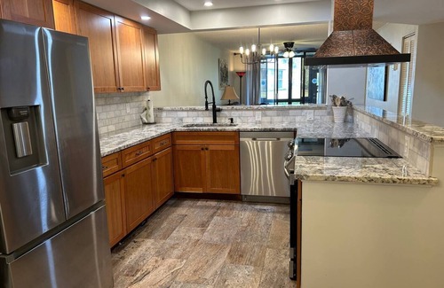 South Bradenton Condominio | Near Beaches & Outdoor Activites! Relaxation and Fun! 2 BR/BA/LR & KITCHEN