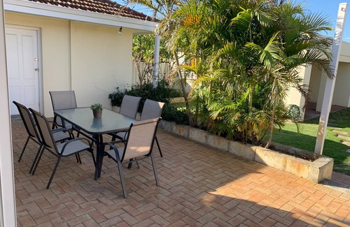 Yokine Casa | Near Beaufort Str, CBD, Aquatic Centre & Parks