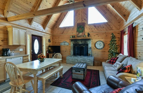 Branson Cedars Cabina | Near Big Cedar and Thunder Ridge/Great for families