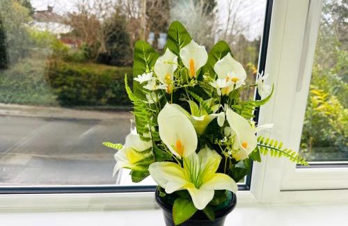 Quinton Apartamento | Near Birmingham - Quiet Retreat - Private Parking