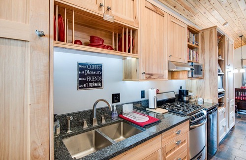 Toston Casa | Cerca de Bozeman ~ Modern Rustic Retreat ~ Casa de huéspedes privada ~ en el río Missouri