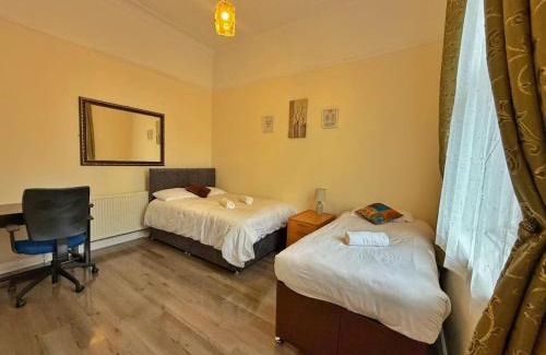 Birkenhead Apartamento | Near City-Birkenhead rooms for 3