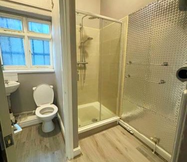 Birkenhead Apartamento | Near City-Birkenhead rooms for 3