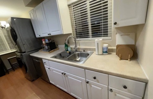 Bonita Casa | Near Claremont La Verne near highways 10 57 210 Memory foam Queen's bed