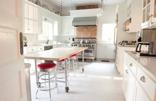 Columbus Cama Y Desayuno | Near Columbus AFB and MSU - Sleeps 8 with locally sourced + fresh breakfast