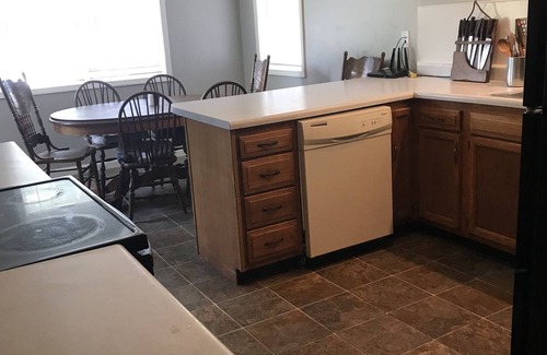 Jamestown Casa | Near Cumberland River, 12 miles from Wolf Creek Dam, in Creelsboro community