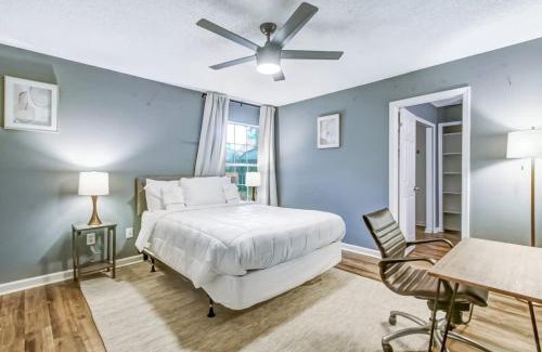 Savannah Casa | Near Dining & Downtown- Moon River District Digs