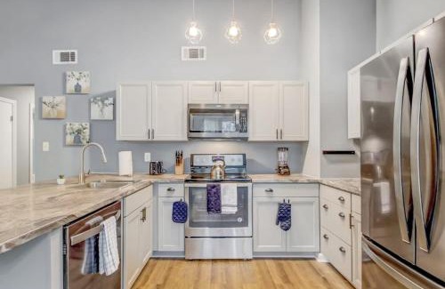 Savannah Casa | Near Dining & Downtown- Moon River District Digs