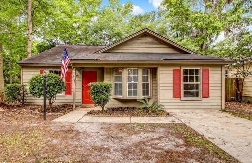Savannah Casa | Near Dining & Downtown- Moon River District Digs