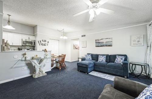 Lake Frederica Apartamento | Near Disney Stylish 2BR with Pool