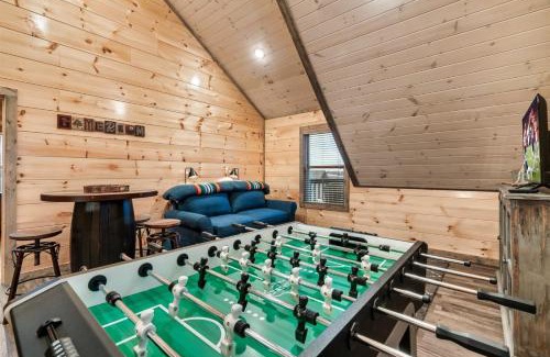 Sevierville Casa | Near Dollywood With Hot Tub, Game Room Home Theater