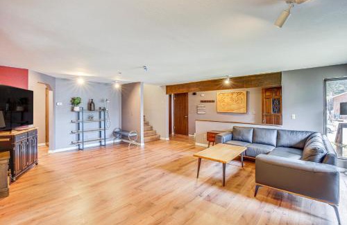 Northeast Anchorage Casa | Near Downtown and Fishing Anchorage Escape!