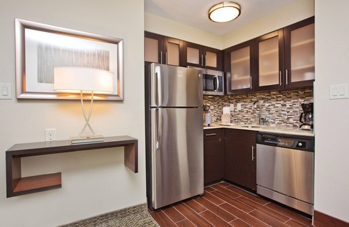 Sweetbriar Apartamento | Estudio accesible cerca del centro de Austin | Ducha con acceso para discapacitados + Centro de negocios 24 h