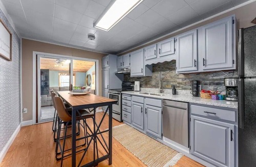 Chippewa Falls Casa | Near Downtown! GAME ROOM! Sleeps 12! Stylish!