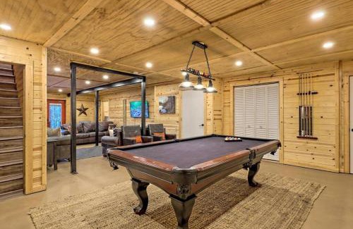 Helen Chalet De Esquí | Near Downtown Helen - HotTub, Sauna, Game Room, Fire Pit
