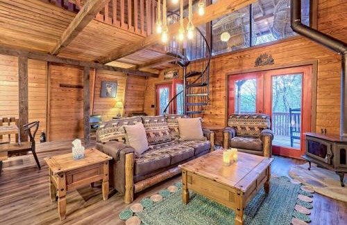 Helen Chalet De Esquí | Near Downtown Helen - HotTub, Sauna, Game Room, Fire Pit