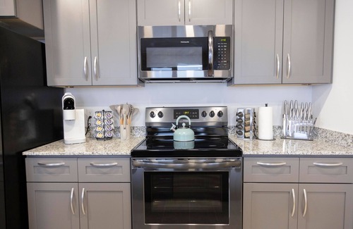 Madison Apartamento | Near Downtown | Kid & Pet Friendly | Garage | W/D
