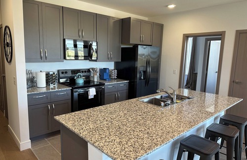 Madison Apartamento | Near Downtown | Kid & Pet Friendly | Garage | W/D