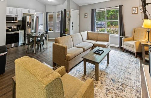 Savannah Casa | Near Downtown, Parks, Dining! Laid-Back on Leghorn