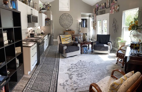 Jefferson Apartamento | Near Downtown - Private 1 Bedroom Full Living and Kitchen Space