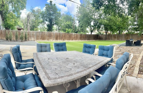 Highland Park Casa | Near Downtown with Huge Private Backyard w/Turf