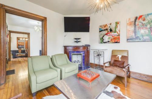 East Walnut HIlls Casa | Near Dtwn, Dining and Bars Spacious Cincy Home Base