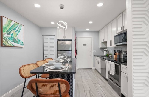 Lawsona - Fern Creek Casa | Near Dwtn + Sleeps 6 + Patio