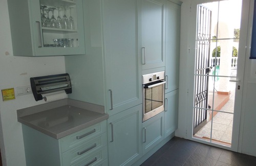 Nerja Villa | Cerca del pueblo de El Capistrano - Piscina privada - Zona tranquila con estacionamiento privado