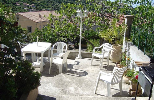 Santa-Reparata-di-Balagna Apartamento | CERCA DE ISLE-ROUSSE EN UNA VILLA
