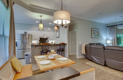 McCormick Casa | Near Golfing: Savannah Lakes Townhome