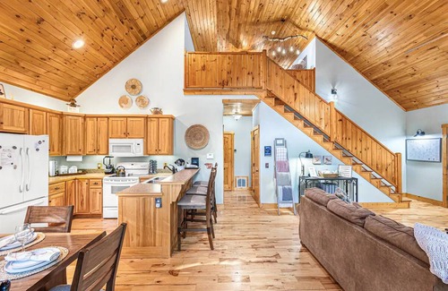 Sautee Nacoochee Cabina | Private Cabin w/ Fire Pit, Hot Tub & Stargazing