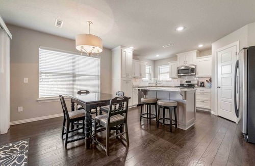 Bentonville - Fayetteville Casa | Near Hiking & Biking: Convenient Home in Rogers!