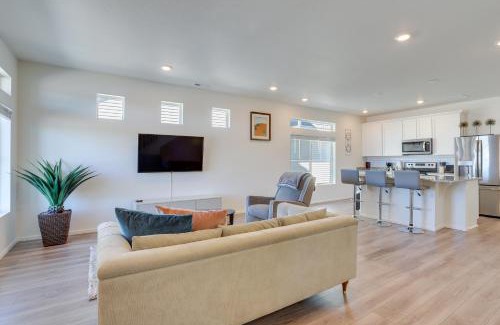 Commerce City Casa | Near Hiking, Golfing and Fishing Colorado Retreat!