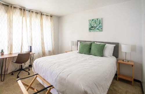 Montgomery Casa | Near Hospital & Dining- Merry on Moorcroft