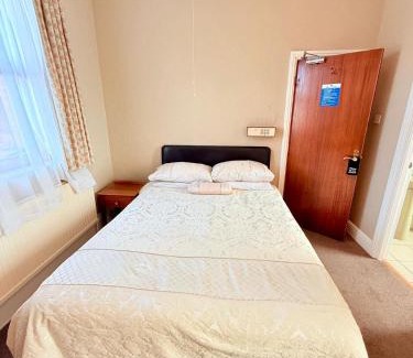 Beeston Casa | Near Hylands hotel