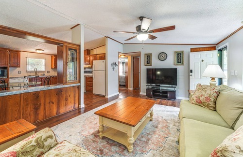 Belle Cabaña | Near Kanawha River & ATV Trails: Home w/ Deck!