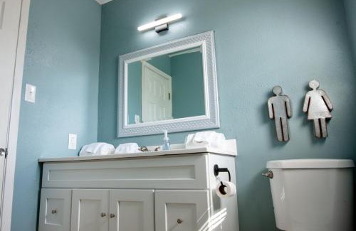 Pecan Tree - McCullough Casa | Near Kyle! - Gorgeous Georgia Getaway