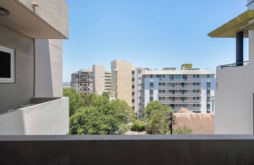 Miramar Apartamento | Beachside Stay | A/C | Stream TV | Spot included | Miramar Area