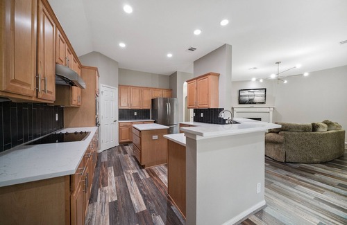 Crownridge of Texas Casa | Cerca de LaCantera tiene capacidad para 20