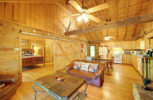 Vein Mountain Cabina | Near Lake Lure: Quiet Cabin w/ Deck & Trail Access
