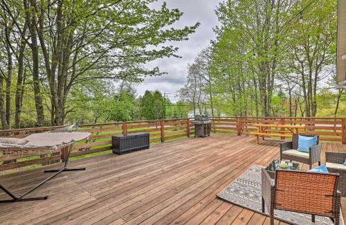 Long Pond Casa | Near Lakes and Resorts Pet-Friendly Long Pond Abode