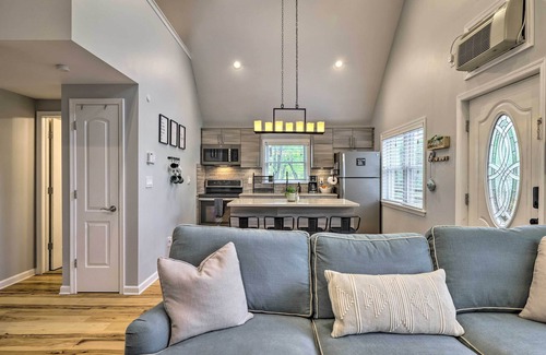Long Pond Cabina | Near Lakes & Resorts: Pet-Friendly Long Pond Abode