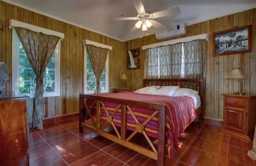 San Ignacio Cabina | Near Macal River Walk Distance To Town Wifi TV Cabana- MB
