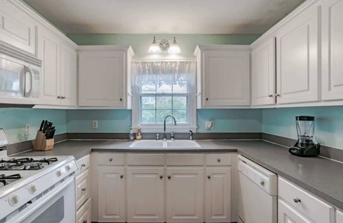 Mobile Casa | Near Midtown, Highways, Downtown! Bel-Air Bungalow