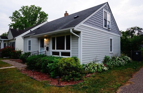Highland Casa | Near MSP Comfy Home 3 BD/1 Bath