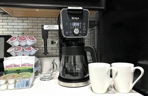 Mundelein Casa | Near Naval Base! Stylish Getaway w Netflix, Games, WiFi