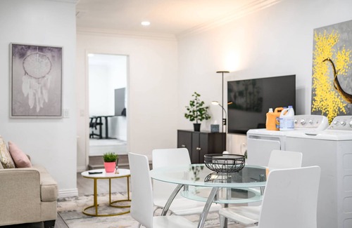 Westmont Casa | Near ONT Spacious & Bright Home Fully Equipped