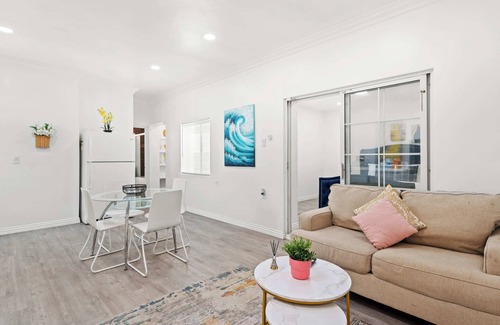 Westmont Casa | Near ONT Spacious & Bright Home Fully Equipped