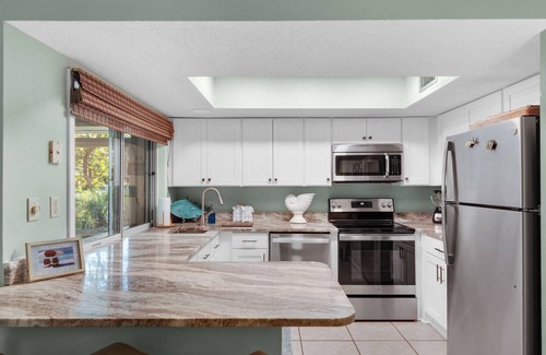 Gulf Pines Condominio | Near Pool, Playground, Walk to Beach