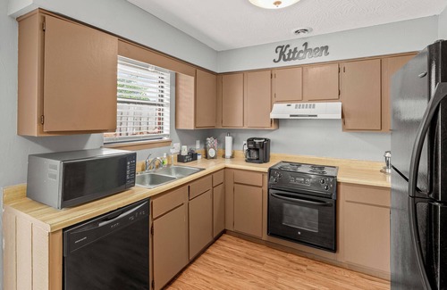 Springdale Casa | Near Razorback Stadium & Attractions, Firepit
